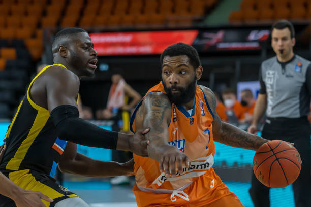 从后场发起 从后场发起