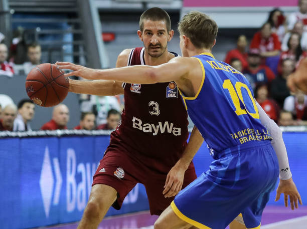 跟队记者的 跟队记者的