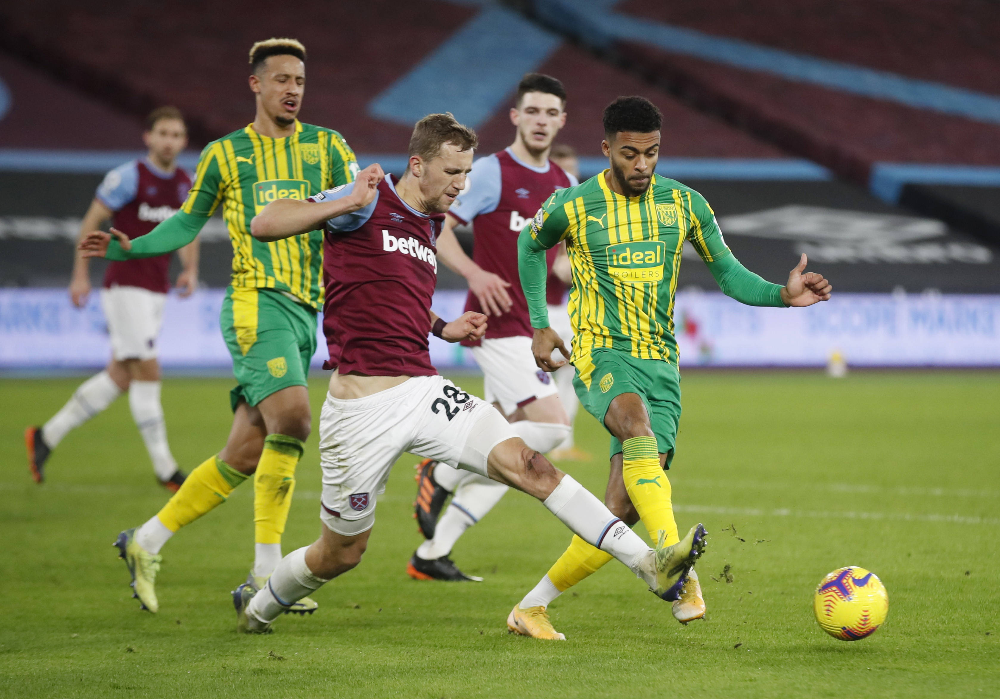 激烈赛季中 激烈赛季中