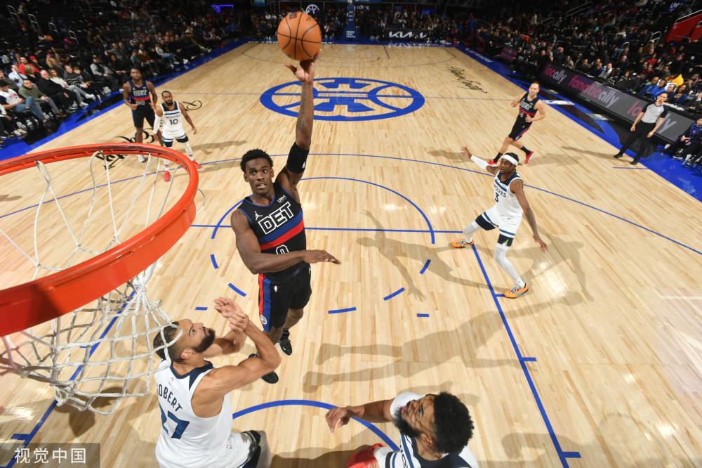 凭借其强大 凭借其强大